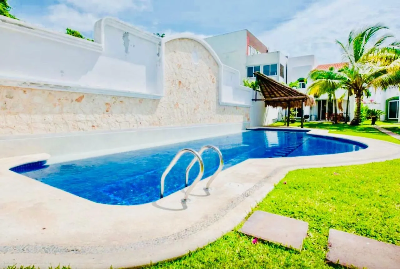 Bed & Breakfast Deluxe Family Budget Balcony Room With Pool Playacar II Playa del Carmen