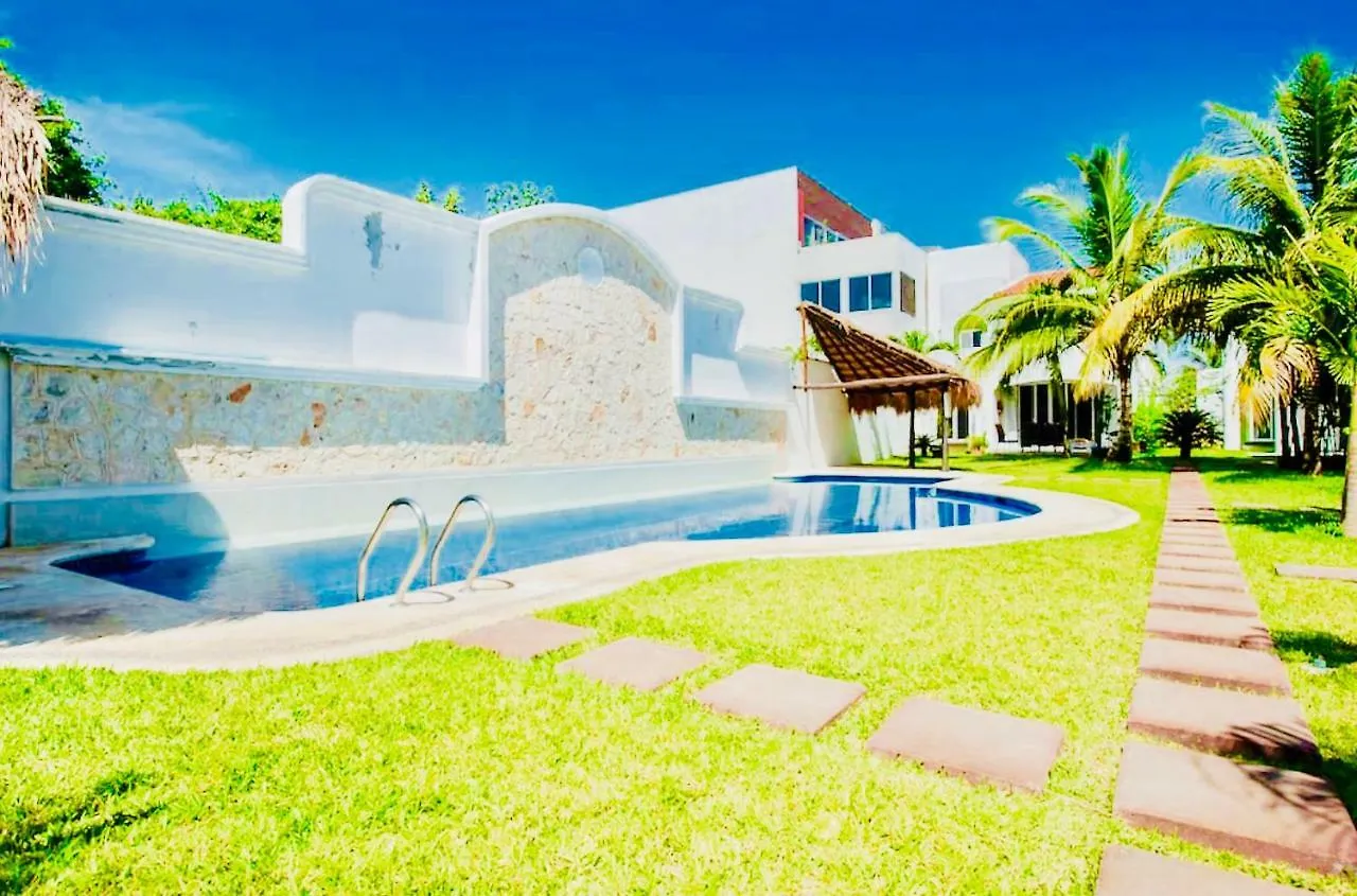 Deluxe Family Room E7 Dolce Vita Caribe B&B Playa del Carmen Guest house