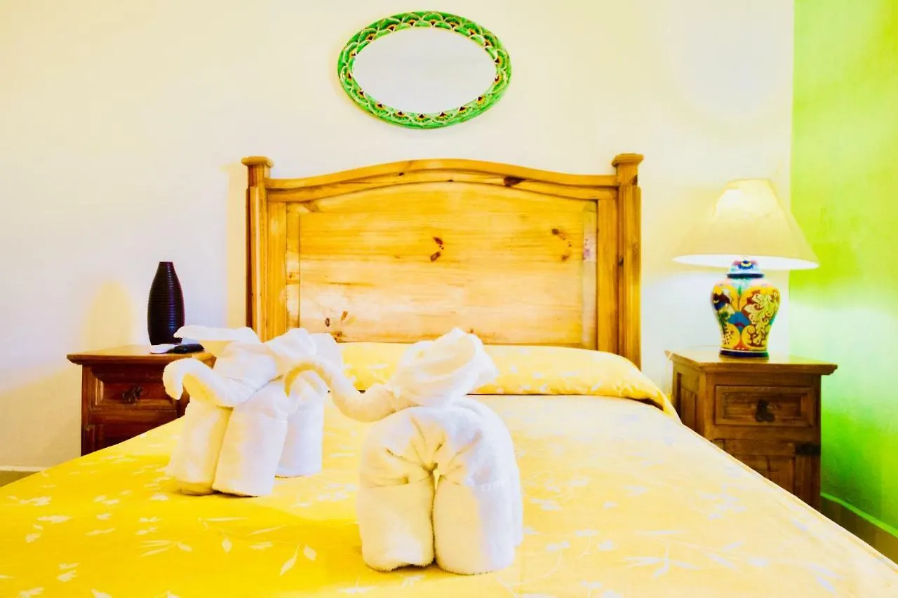 Deluxe Family Room E7 Dolce Vita Caribe B&B Playa del Carmen Guest house
